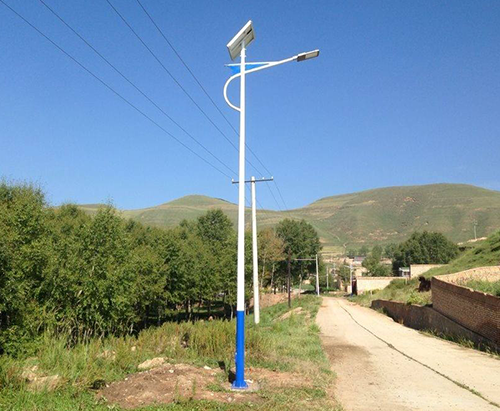 世界杯竞猜网站_世界杯(中国)与普通中杆路灯之间的区别 世界杯竞猜网站_世界杯(中国)与普通中杆路灯之间的区别